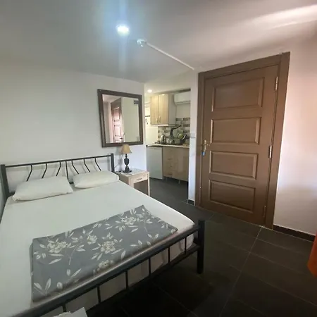 Aparthotel Port 3*