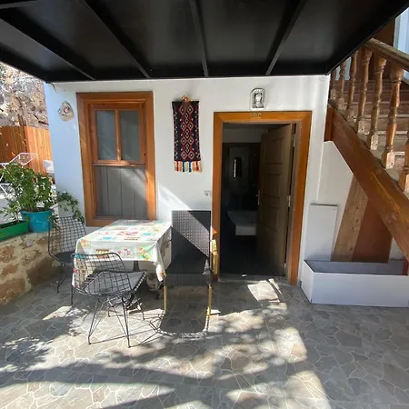 Port Aparthotel 3*