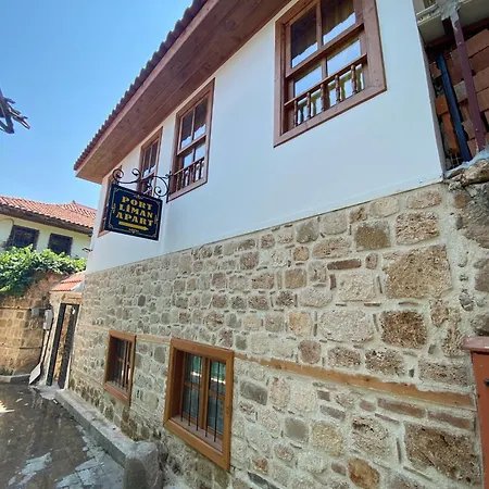 Port Aparthotel *
